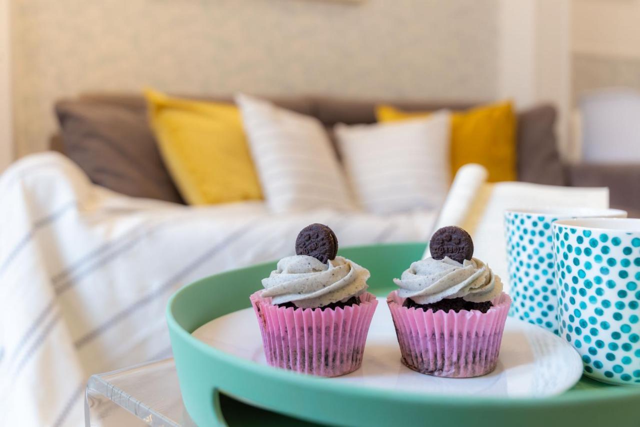 Apartamentos Gran Via Мадрид Екстериор снимка