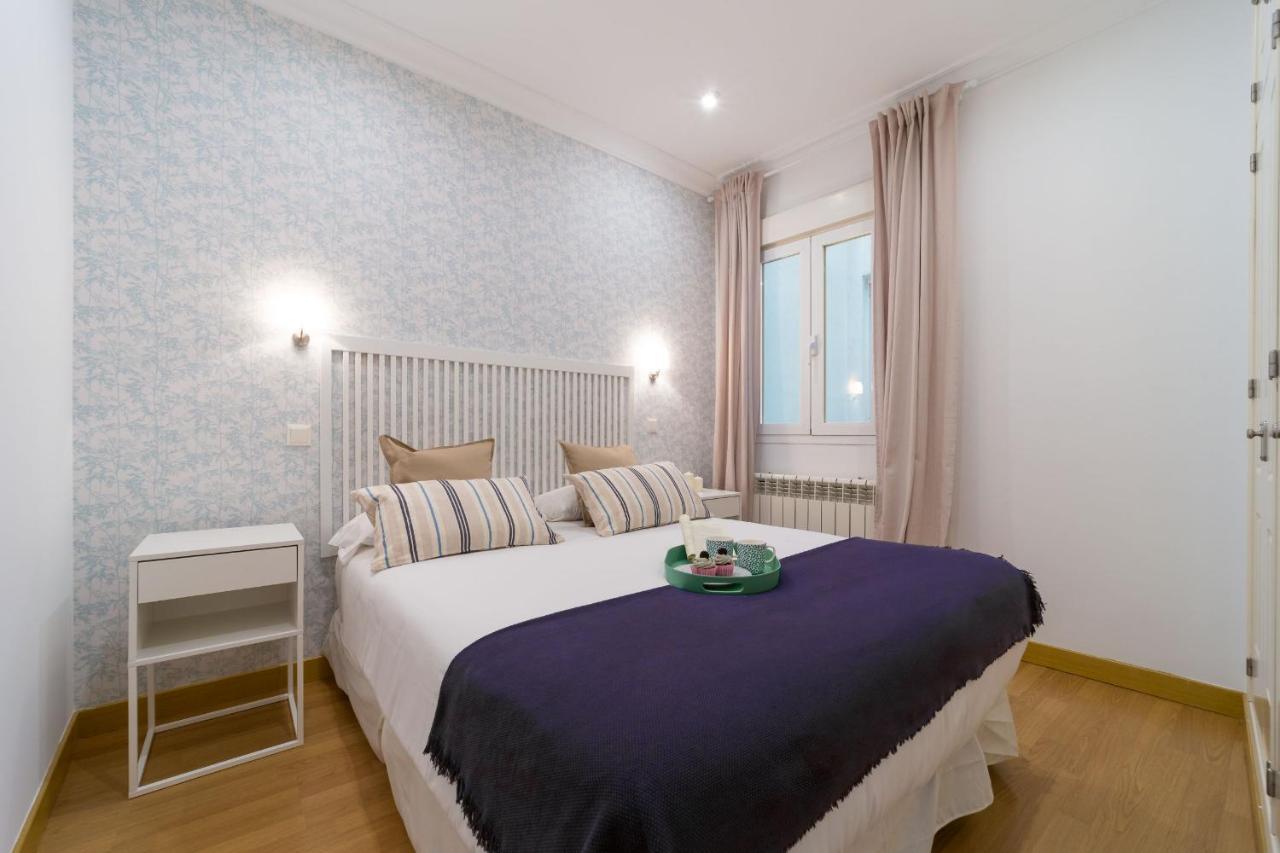 Apartamentos Gran Via Мадрид Екстериор снимка