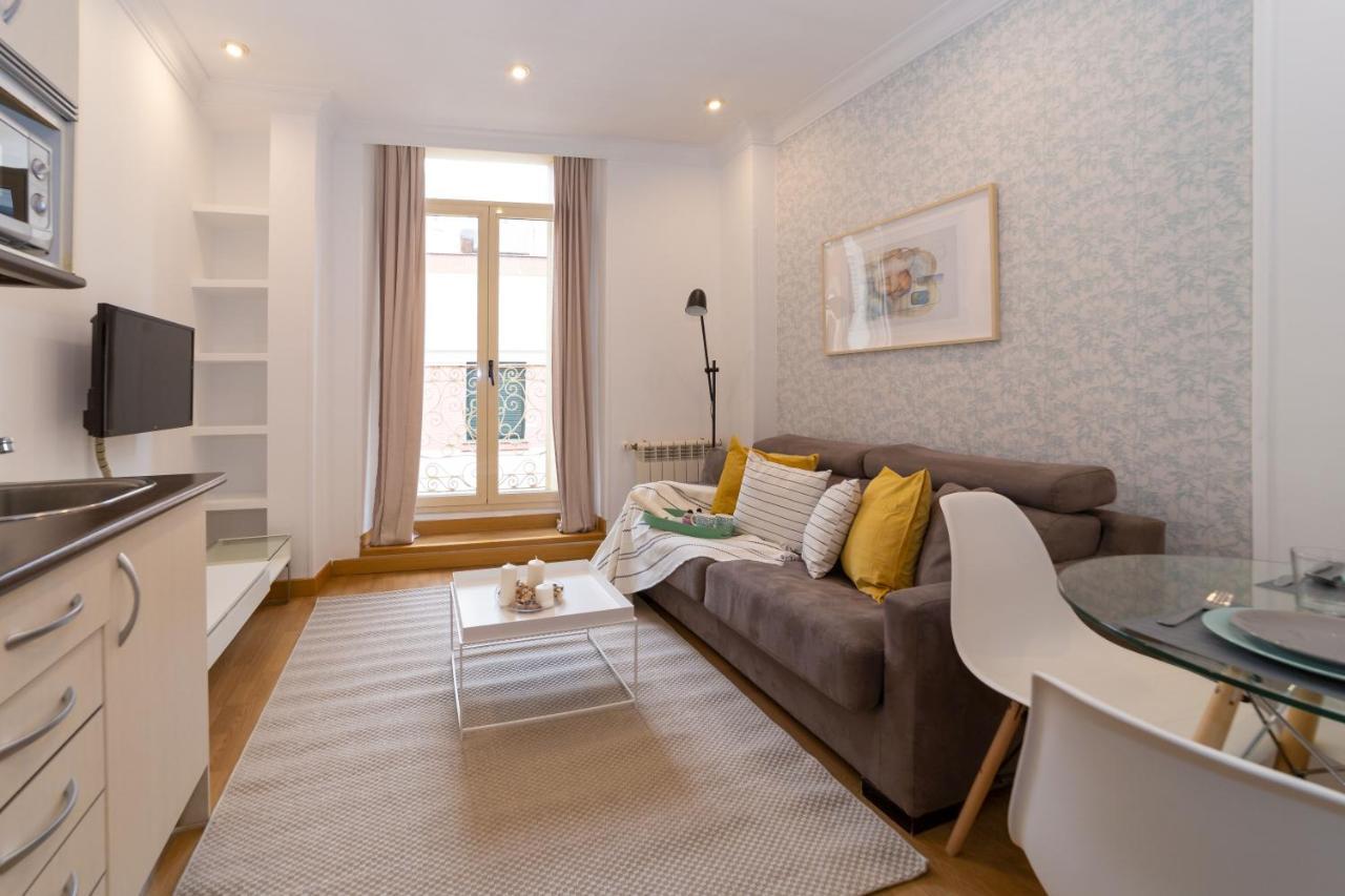 Apartamentos Gran Via Мадрид Екстериор снимка