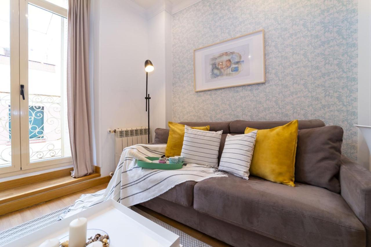 Apartamentos Gran Via Мадрид Екстериор снимка