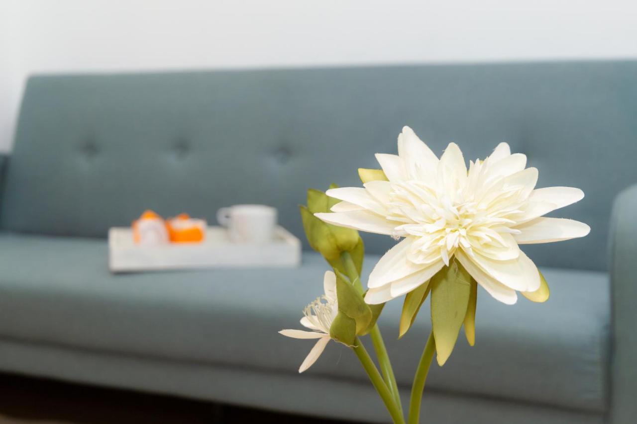 Apartamentos Gran Via Мадрид Екстериор снимка