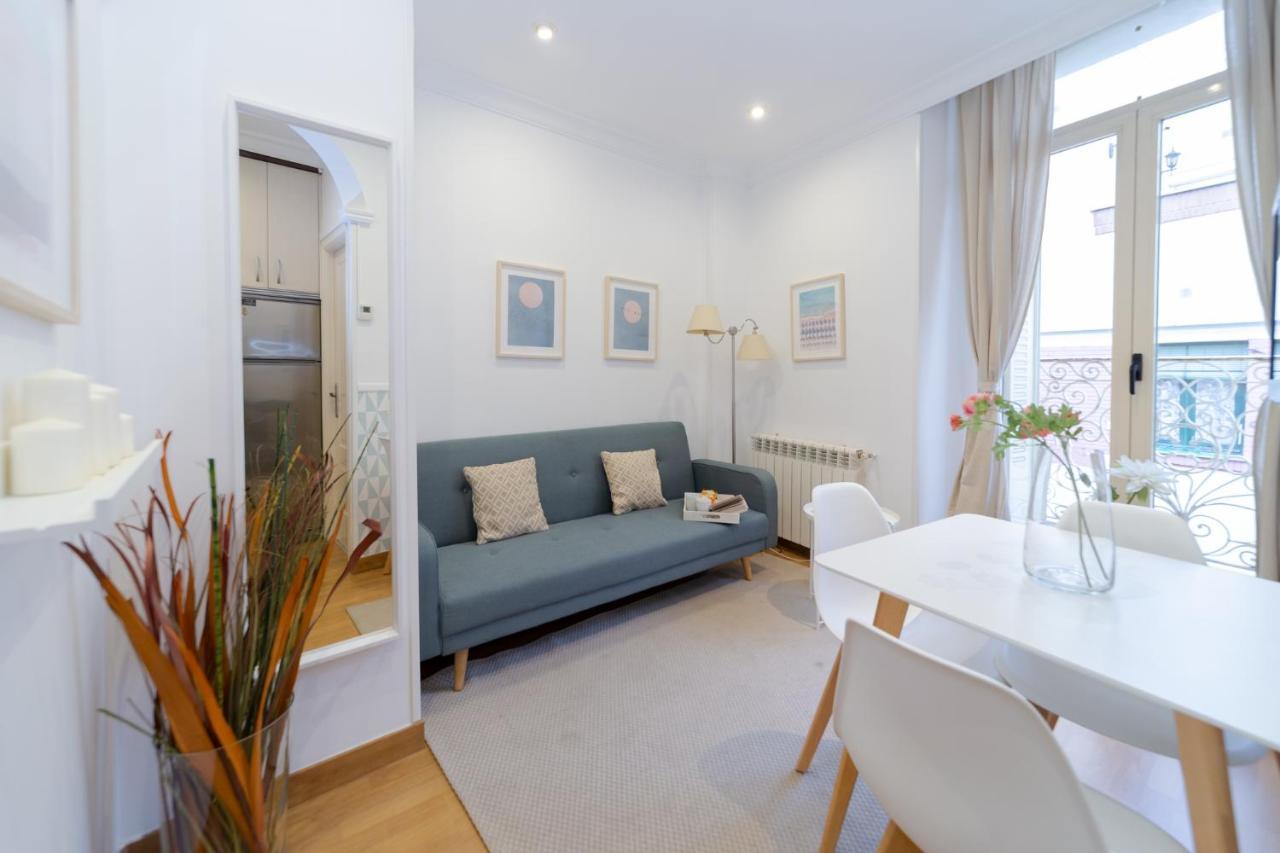 Apartamentos Gran Via Мадрид Екстериор снимка